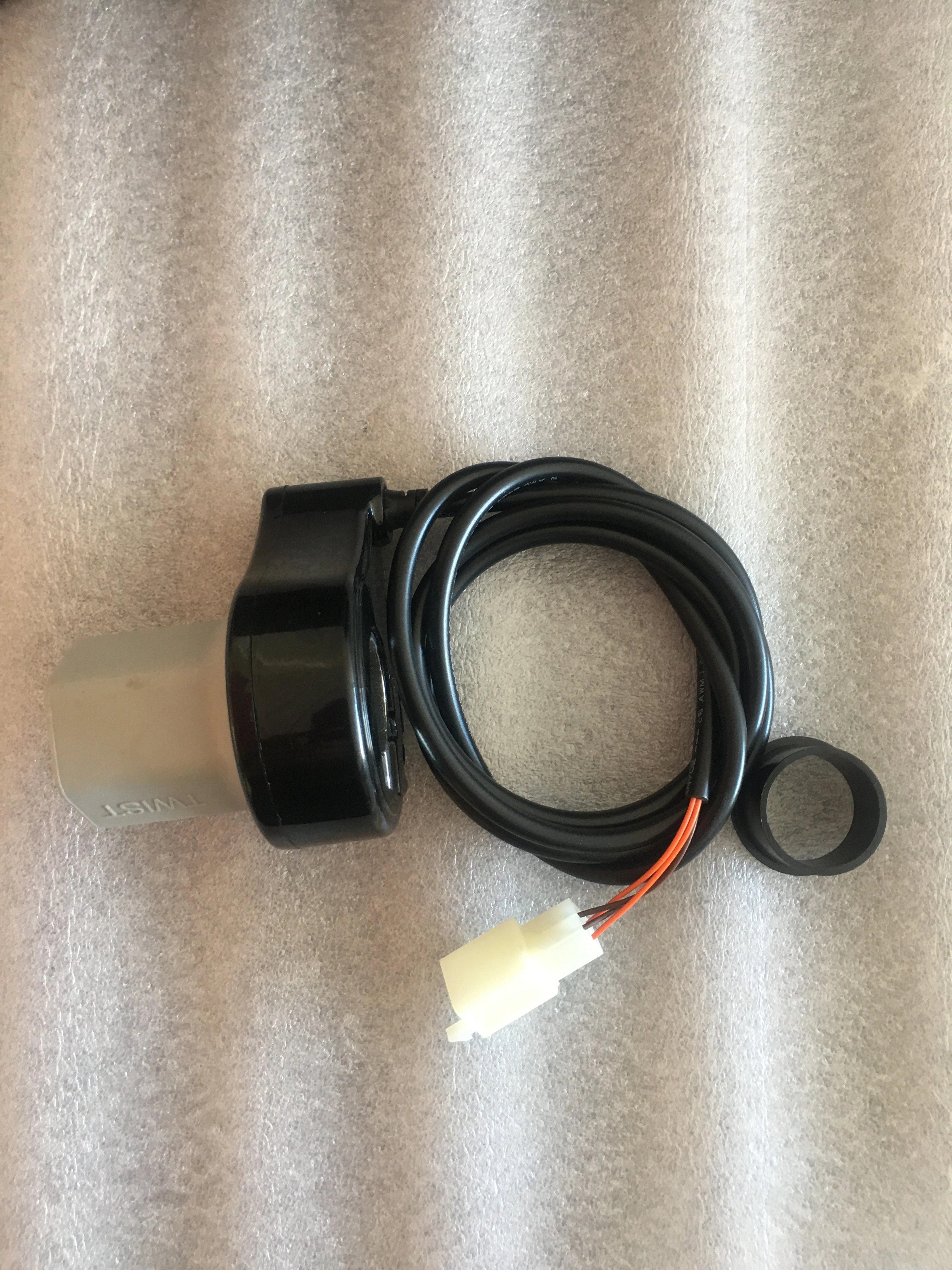 24V 4-Wire Twist Grip Throttle for Electric Razor E100 / E125 (Versions 10+) E200 (V24+),E300 (V20+)