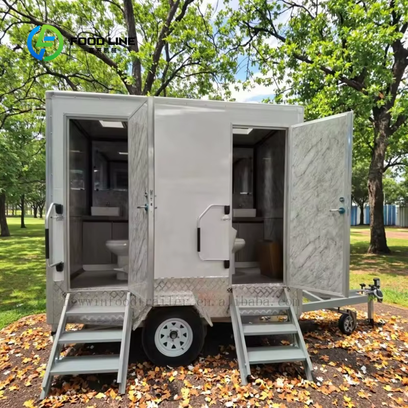 Cabine de douche et toilettes extérieures de luxe sur mesure avec porte coulissante, remorque intégr