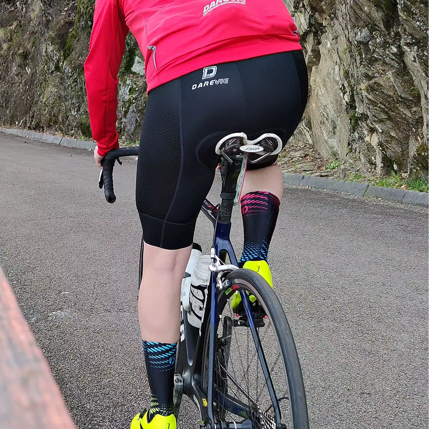 DAREVIE-Cuissard à Bretelles Respirant avec Coussretours en Gel 3D pour Homme, Short de Cyclisme de