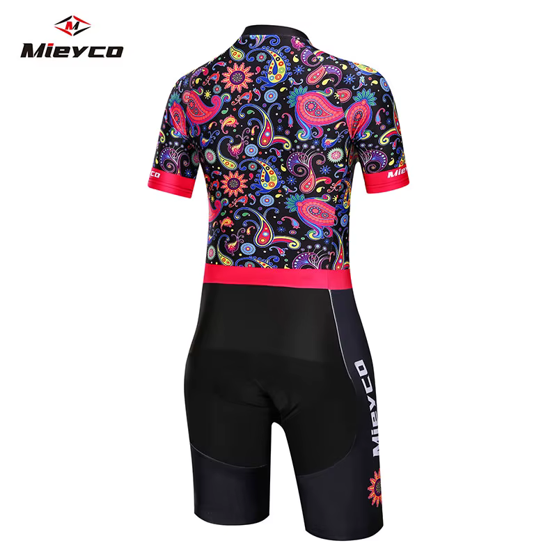 Tenue de triathlon estivale pour vélo