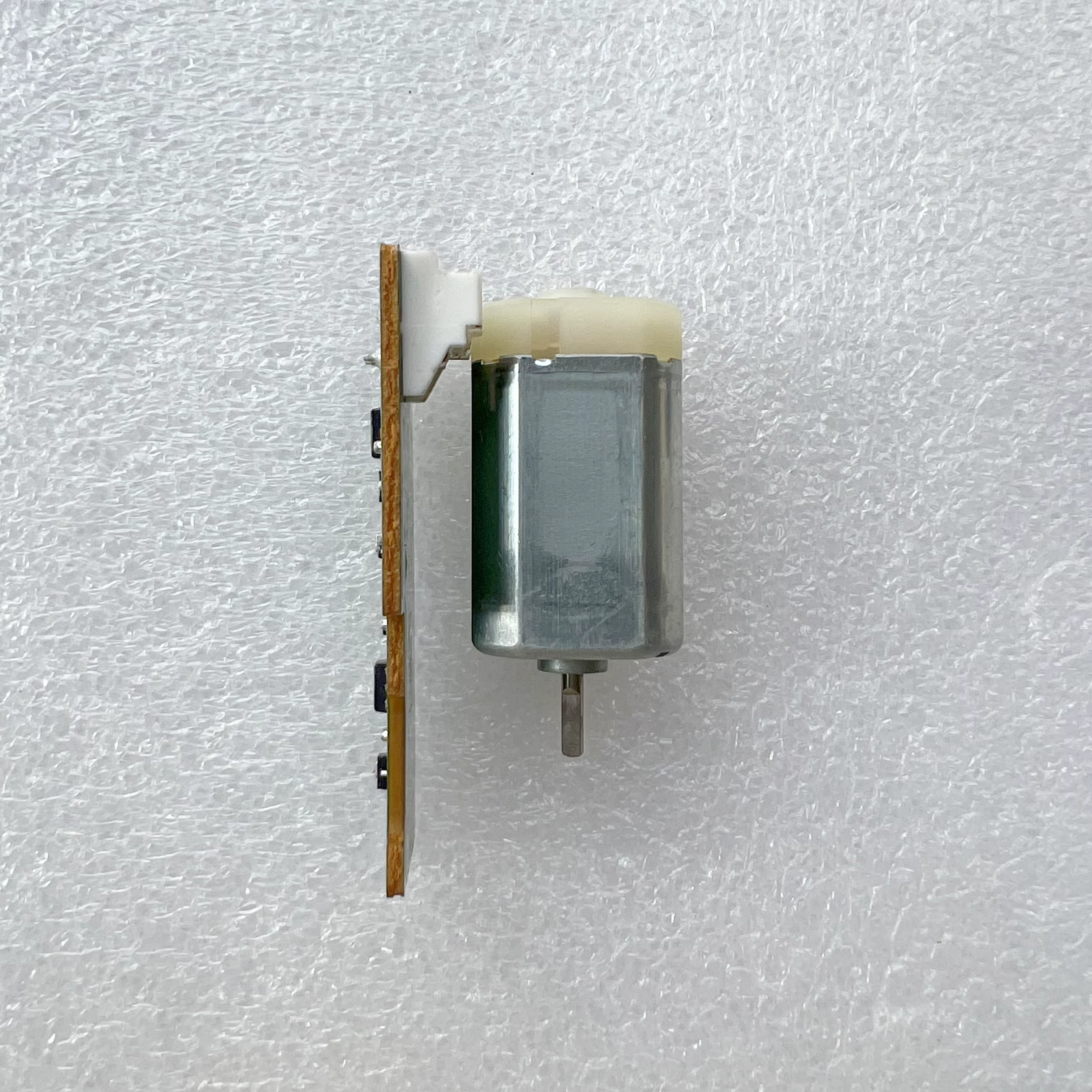 Le moteur se pliant de miroir latéral de porte de 30 dents possède la carte de circuit imprimé d'engrenage en métal de moteur de miroir pour Mazda 3 Bl 2.0 M3 CX-5 CX-7 CX-4 la voiture