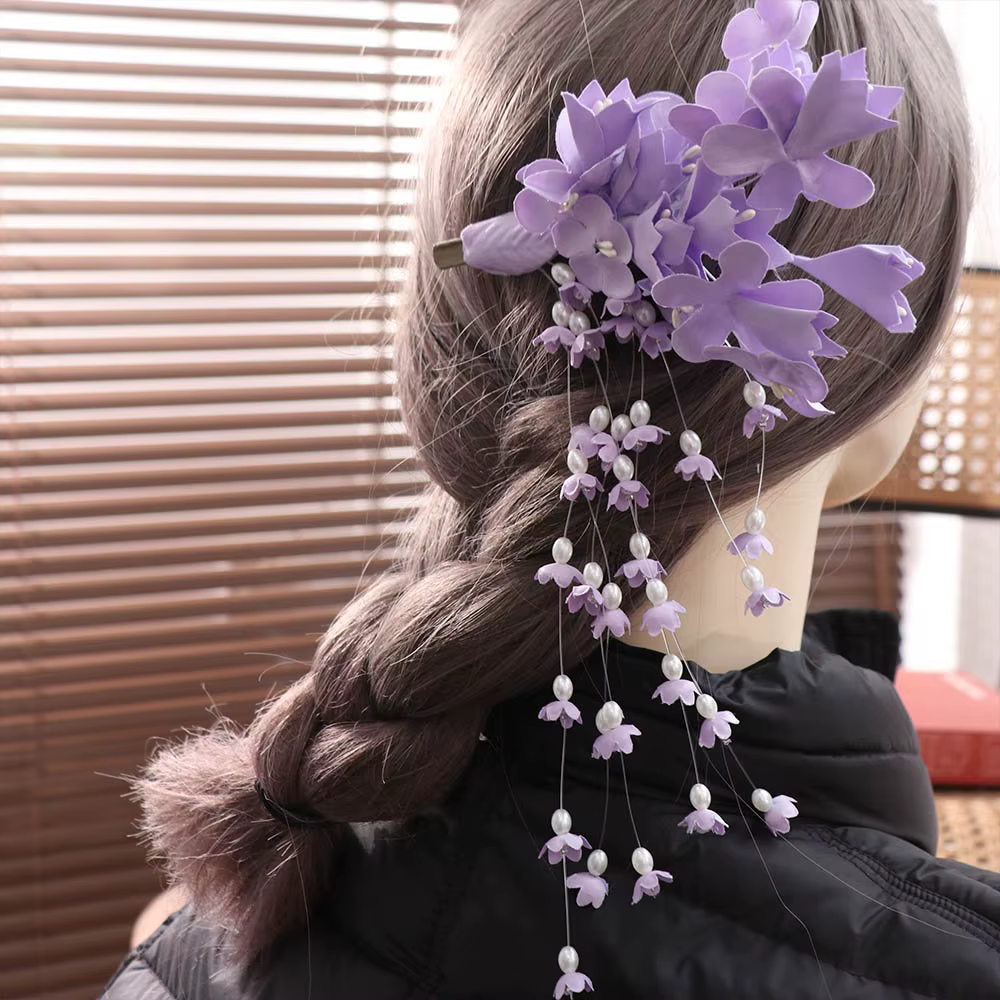 Superbe Coiffe de Mariée Élégante et Luxueuse, Accessoire Cheveux Fée avec Pompon, Perles et Fleurs, Barrettes pour Mariage