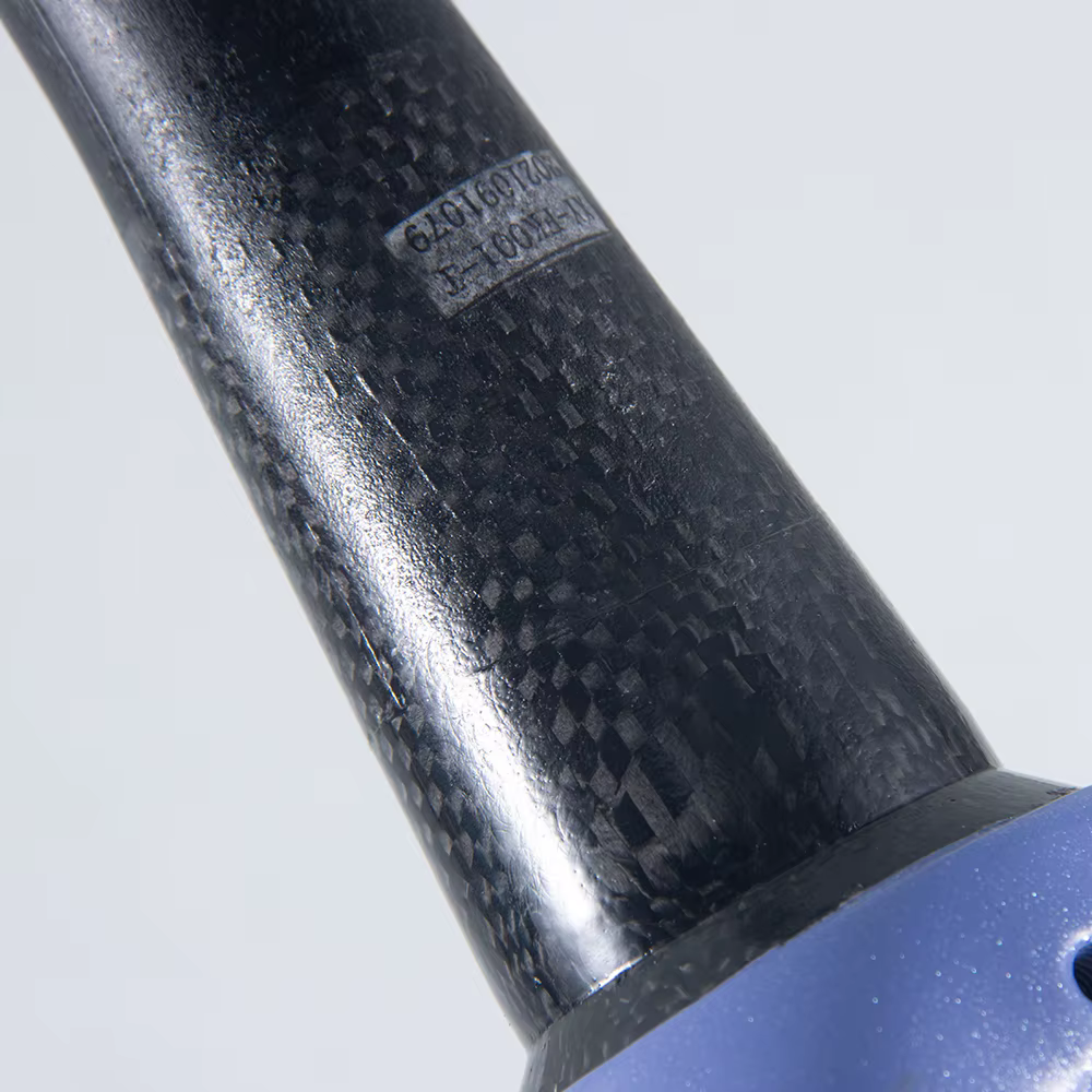 Fourche rigide entièrement en fibre de carbone 700C