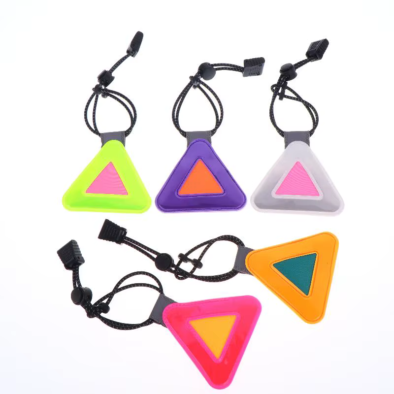 Panneaux réfléchissants triangulaires pour vélo, pendentif d'avertissement de sécurité, patch réfléchissant pour la conduite nocturne, étiquette réfléchissante portable