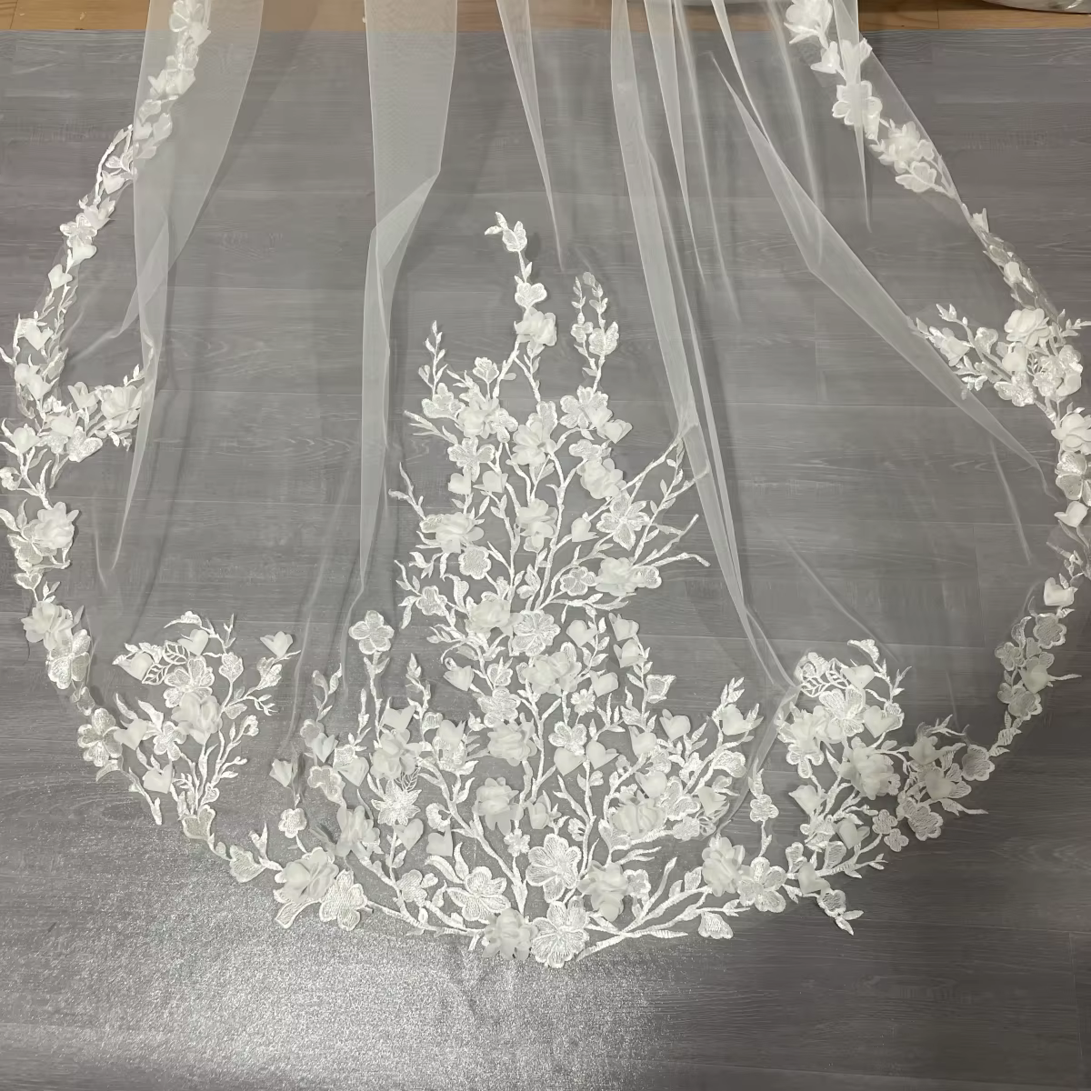 Voiles de mariage fleurs 3D voile Floral 1 niveau longue cathédrale bord en dentelle pétales exquis voiles de mariée élégants pour la mariée avec peigne
