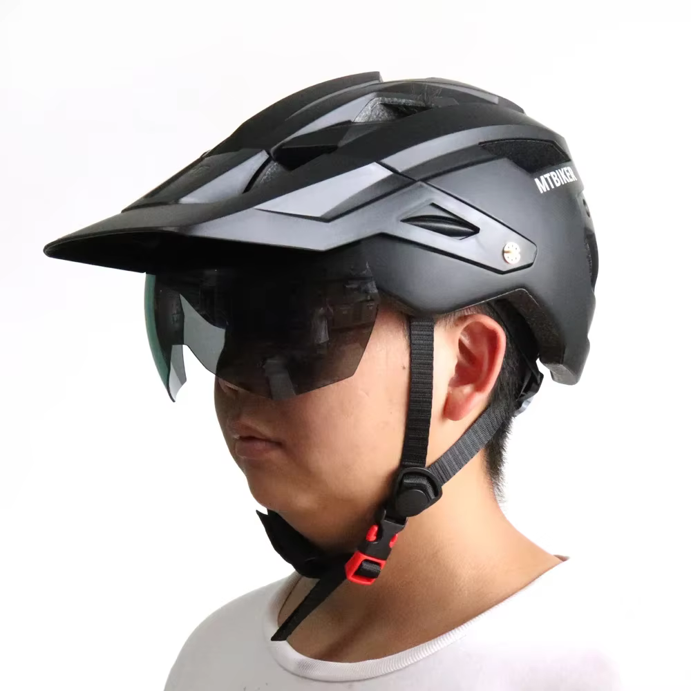 Casque de vélo avec lunettes de soleil visière hommes