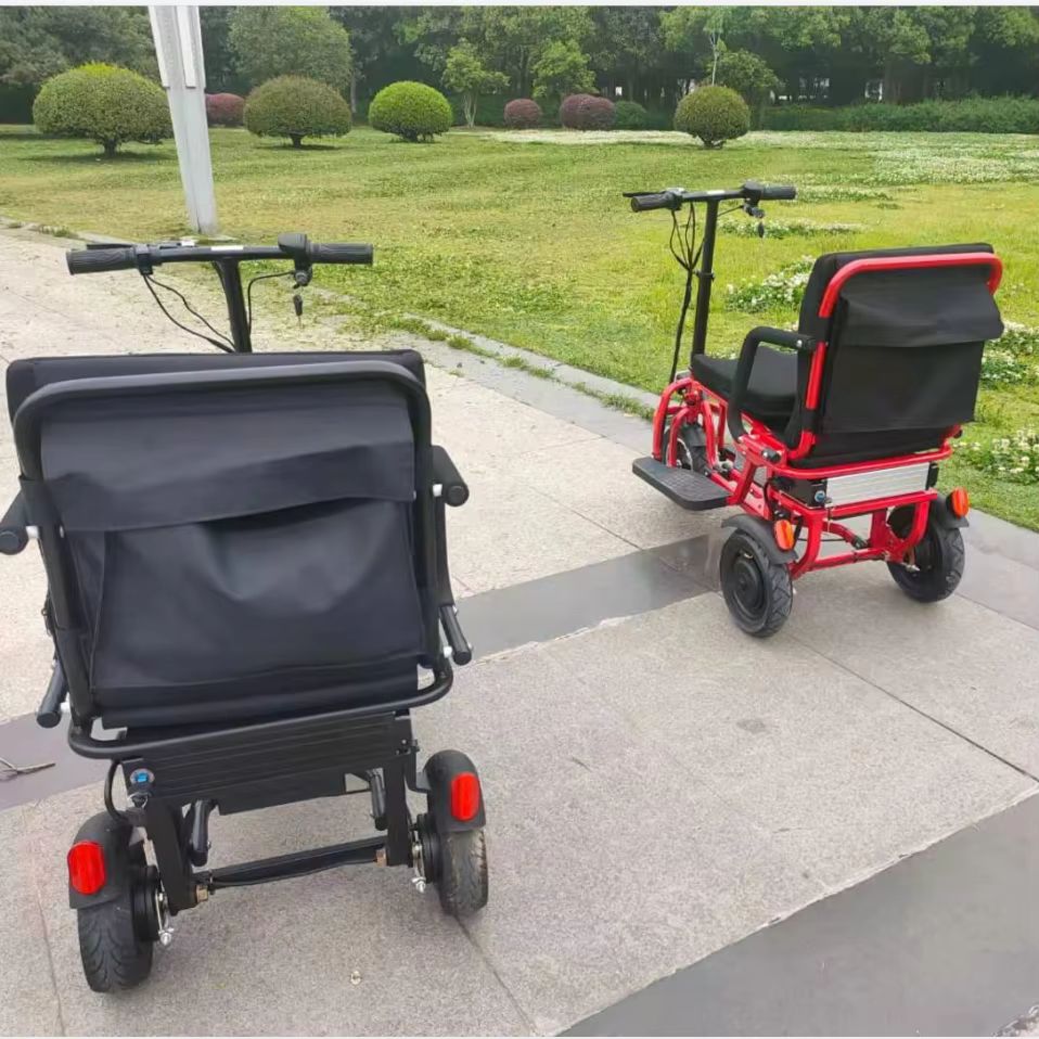 Tricycle électrique pliant de loisirs de scooter de cyclomoteur à trois roues de la basse vitesse faite sur commande 15km/h