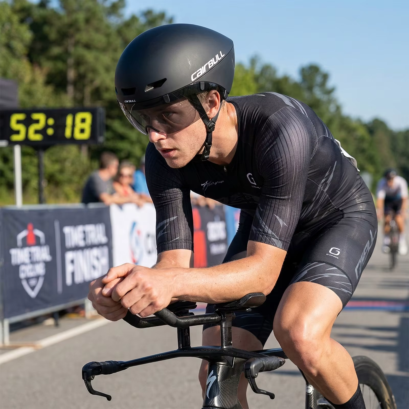 Casque de cyclisme Cairbull TT avec visière