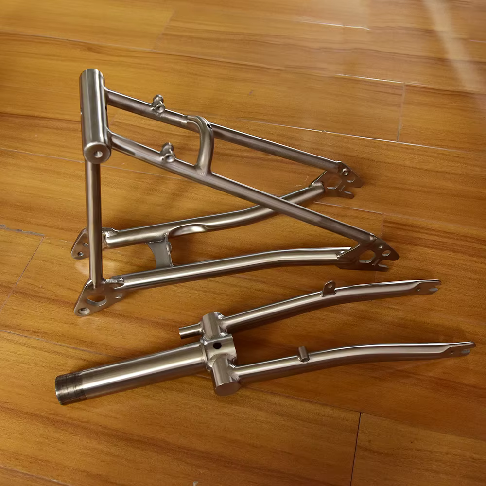 Triangle arrière de vélo en titane pour P Line