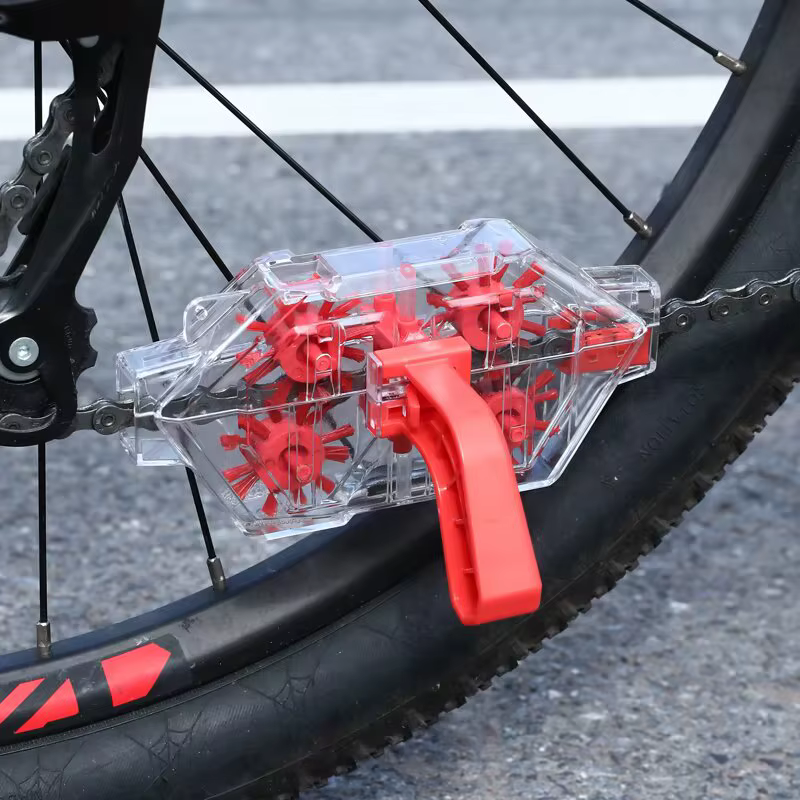 Nettoyeur de chaîne de vélo à dégagement rapide/installé