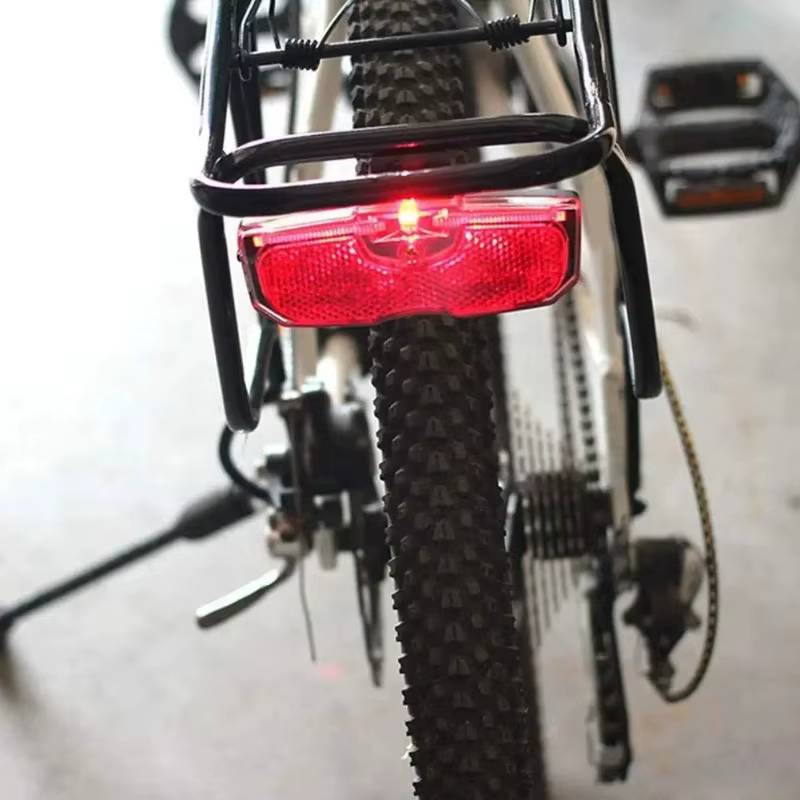 1/2 pièces porte-vélo feu arrière LED vtt vélo porte-bagages lumière réfléchissante vtt équitation avertissement réflecteur accessoires de cyclisme