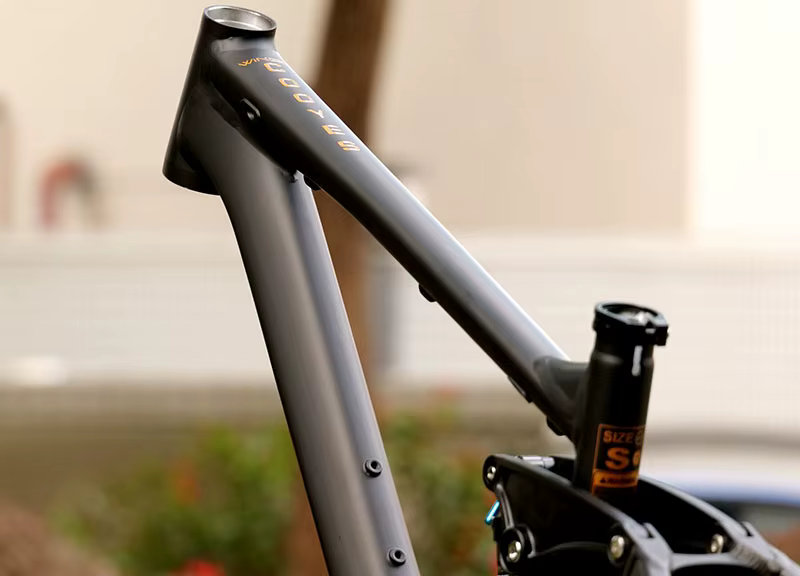 Cadre de vélo tout suspendu en alliage d'aluminium pour VTT électrique Soft Trail 4 liens MTB Enduro AM DH Downhill 135x10mm