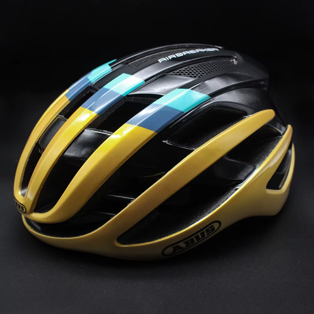 Casque de cyclisme sur route rouge