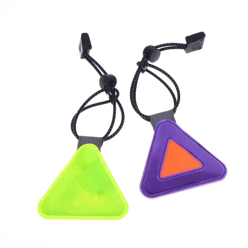 Panneaux réfléchissants triangulaires pour vélo, pendentif d'avertissement de sécurité, patch réfléchissant pour la conduite nocturne, étiquette réfléchissante portable multifonctionnelle