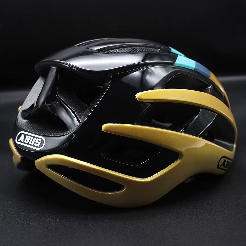 Casque de cyclisme sur route rouge