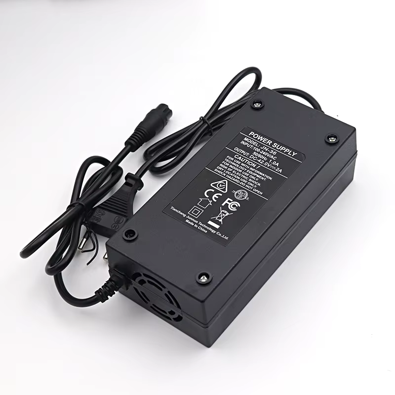 Chargeur universel de batterie au Lithium pour vélo électrique