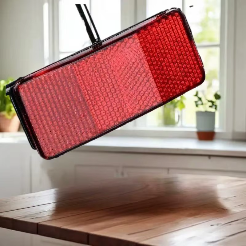 Panier arrière de vélo avec feu arrière