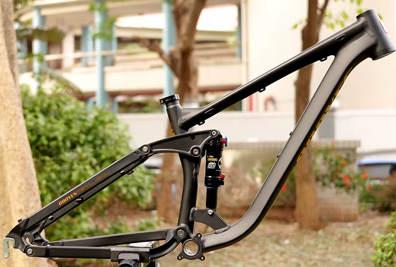 Cadre de vélo tout suspendu en alliage d'aluminium pour VTT électrique Soft Trail 4 liens MTB Enduro AM DH Downhill 135x10mm