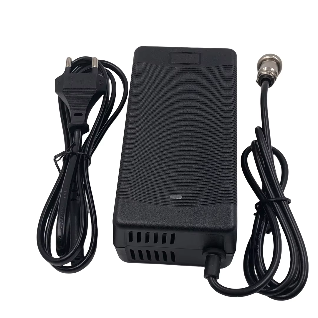 Chargeur de batterie Li-ion pour vélo électrique 36V
