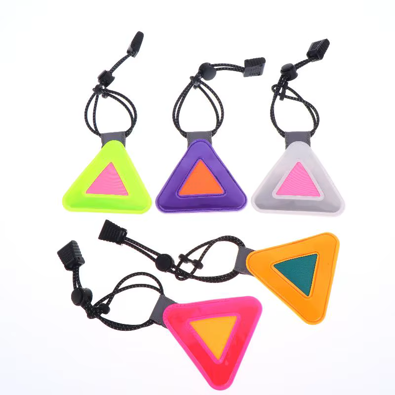 Panneaux réfléchissants triangulaires pour vélo, pendentif d'avertissement de sécurité, patch réfléchissant pour la conduite nocturne, étiquette réfléchissante portable multifonctionnelle