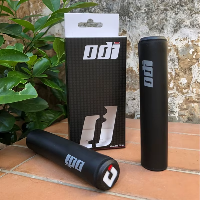 1 Paire de Poignées de Vélo VTT Odi en Silicone