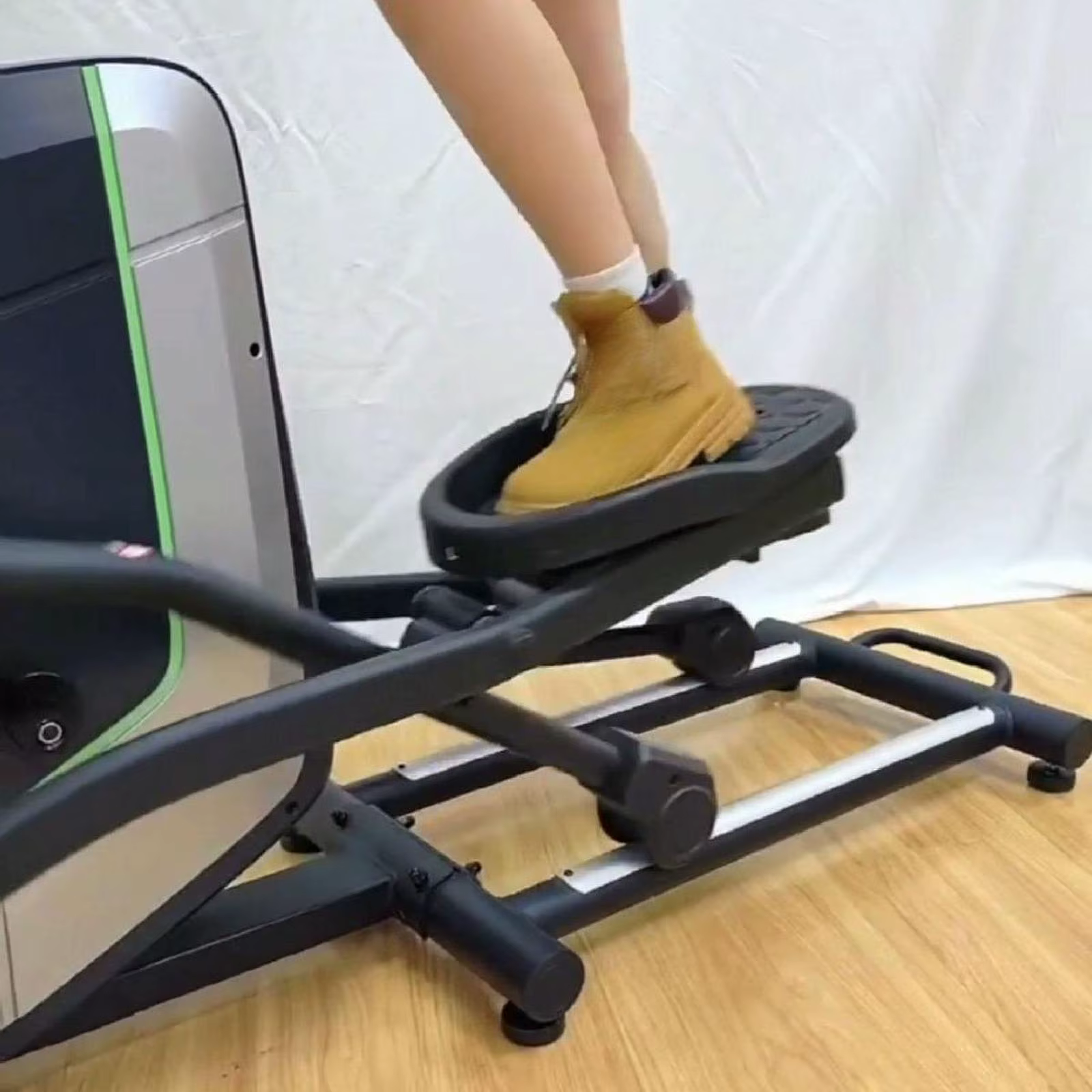 Pièce de roue à rouleaux elliptique pour femmes en plein air sous la machine