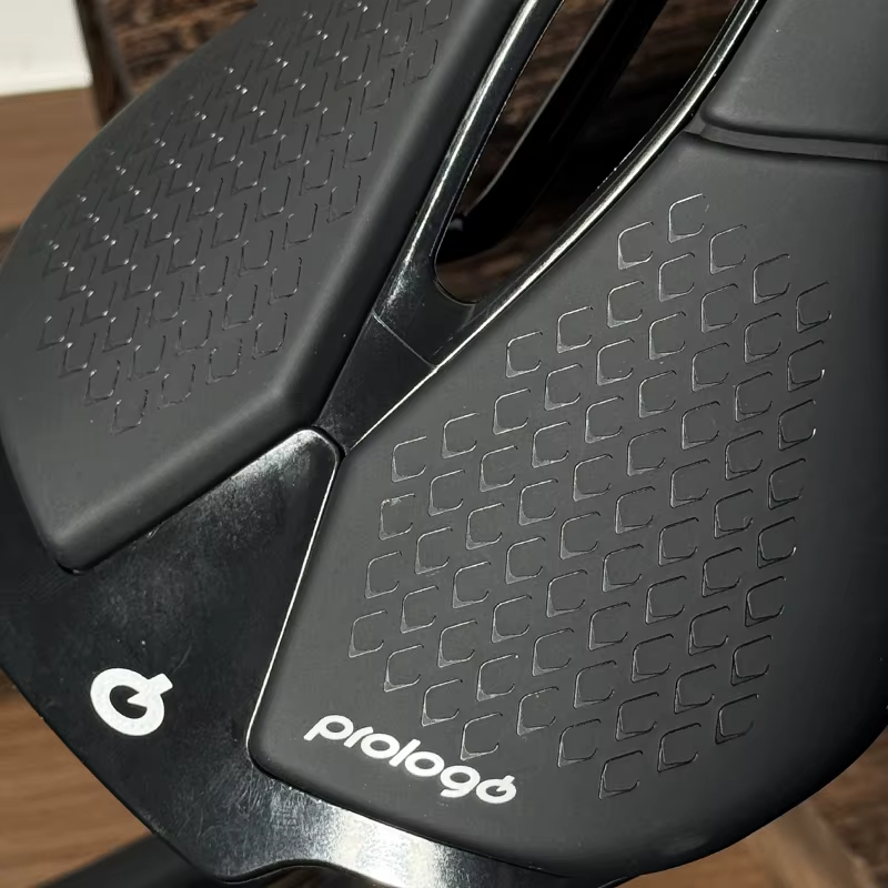 Selle de vélo de route Prologo Scratch M5 250x140 ou 250x147mm Rail Tirox et acier allié T2.0