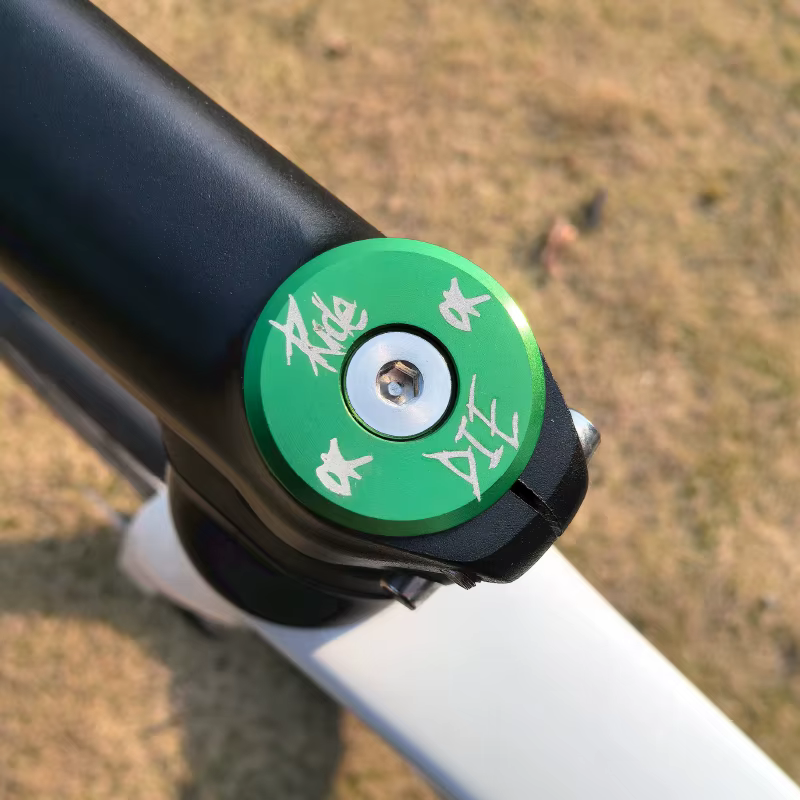 Capuchon supérieur de potence de vélo style crâne Ride or Die en alliage d'aluminium M6*35mm compatible avec potence de fourche avant de 28,6 mm