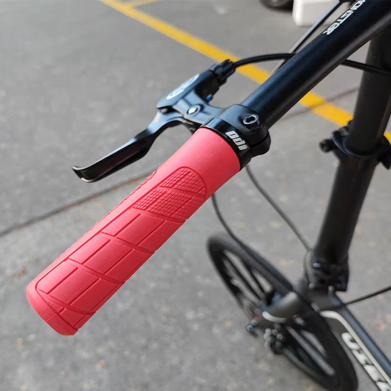 Poignées de guidon de vélo en caoutchouc souple avec verrouillage intégré