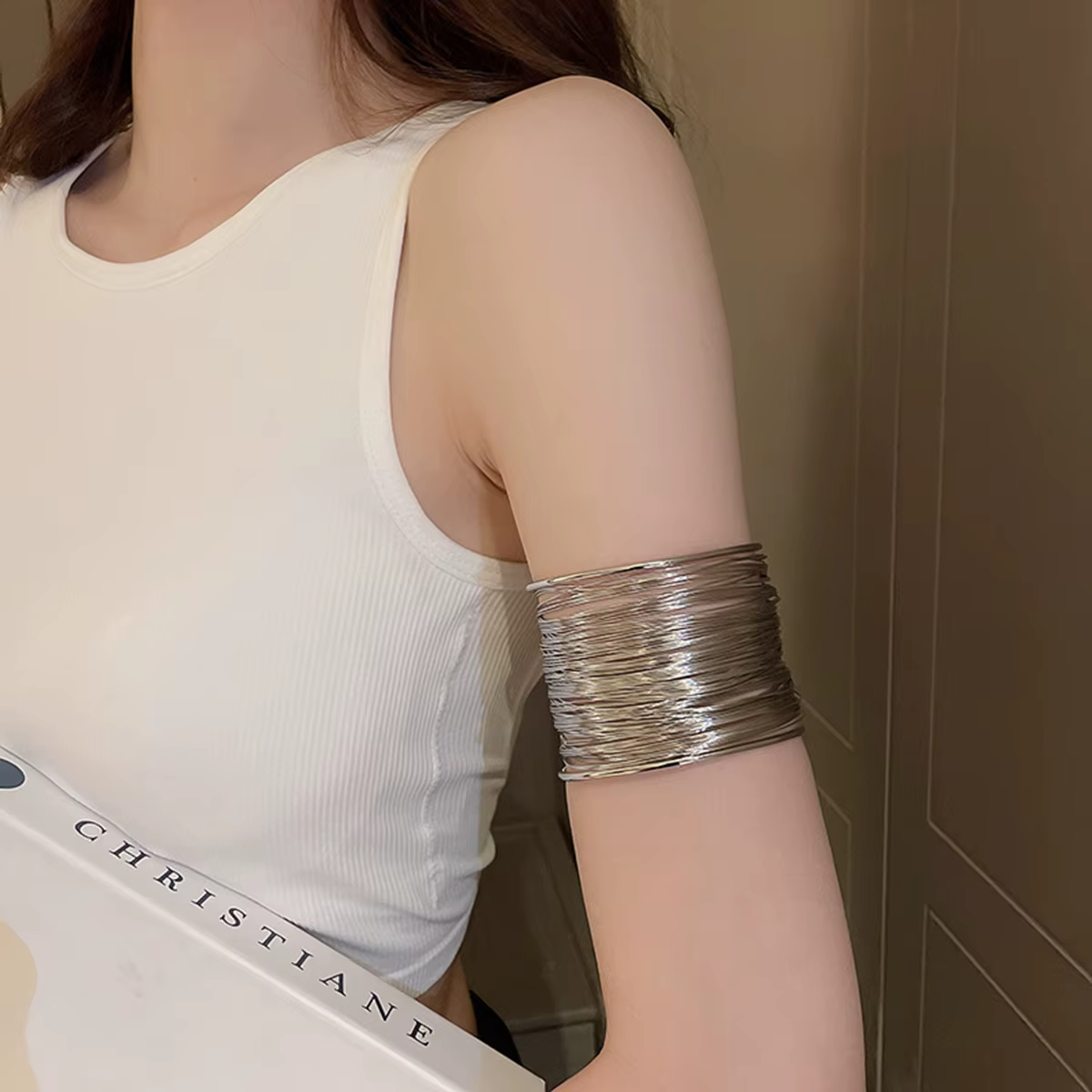 Cadeau de la Saint-Valentin : un bracelet d'ouverture en forme de C en fil d'acier évidé multicouche, un bracelet punk de style de rue populaire Fr