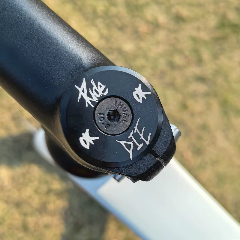 Capuchon supérieur de potence de vélo style crâne Ride or Die en alliage d'aluminium M6*35mm compatible avec potence de fourche avant de 28,6 mm