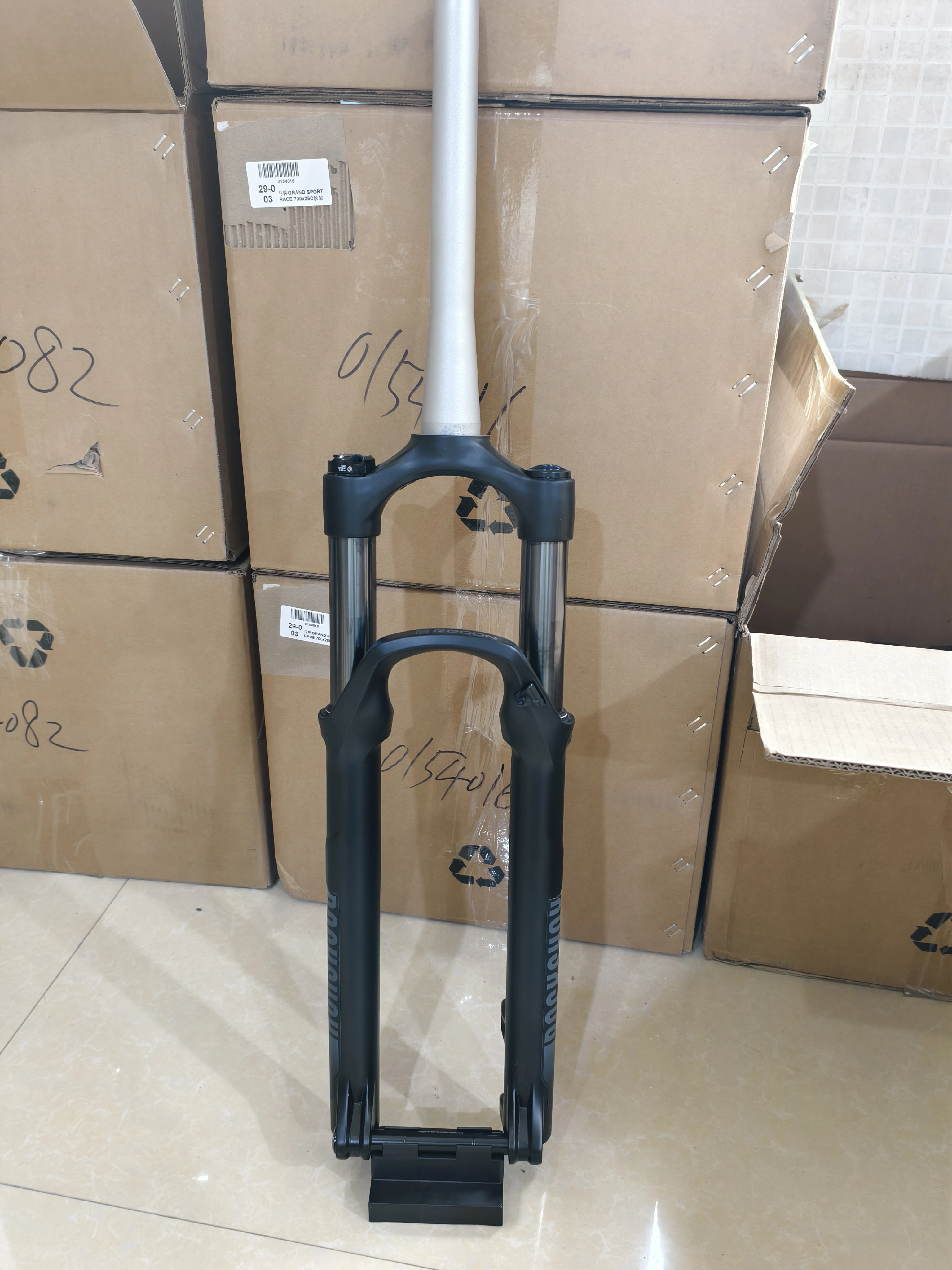 ROCKSHOX VTT fourche avant Lyrik Select Recon argent RL révélation RC huile et gaz