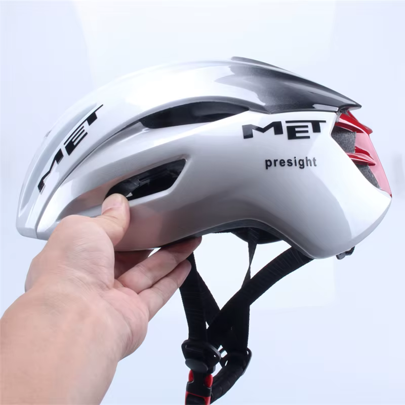 Casque de vélo MET Manta pour homme et femme