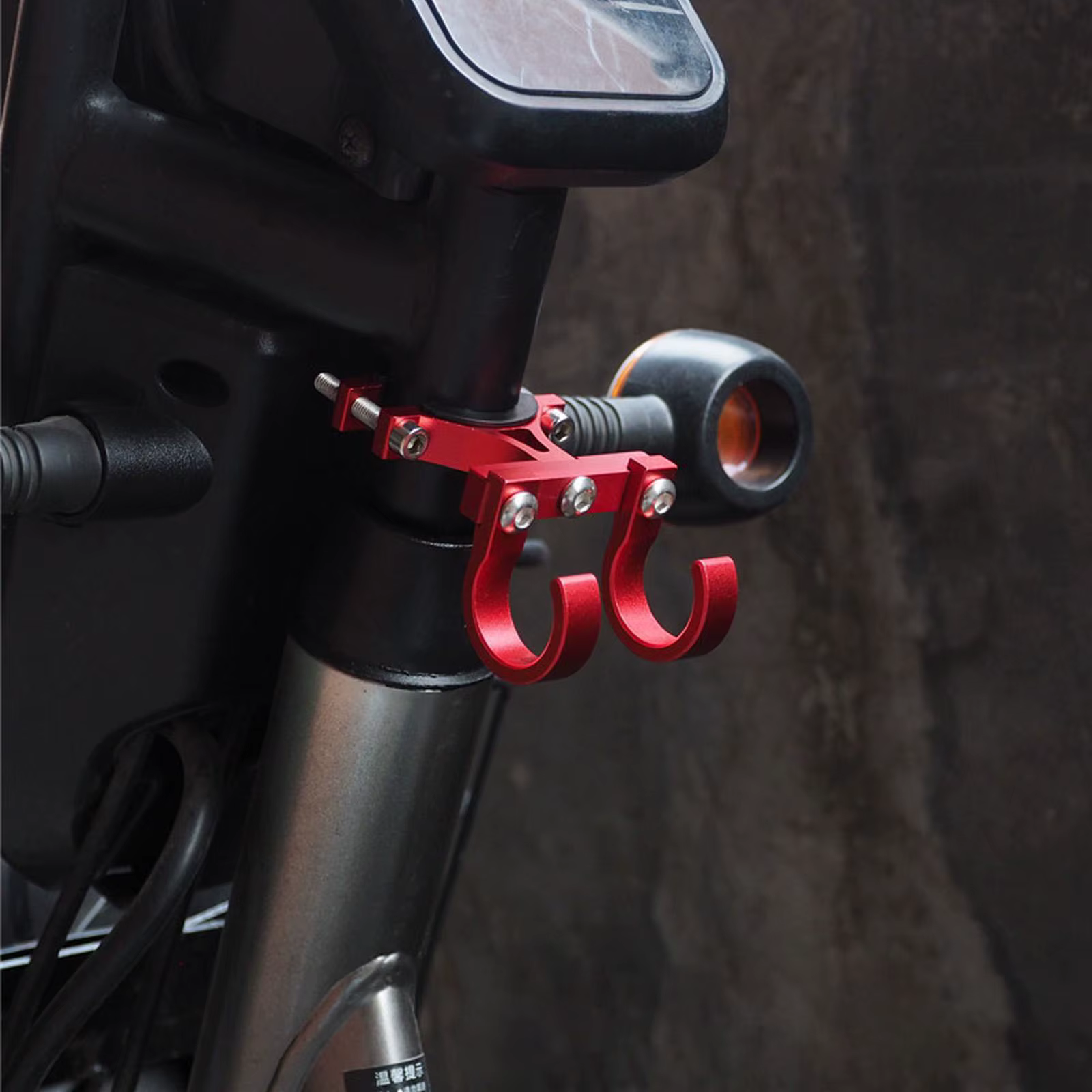 Crochets de suspension pour trottinette électrique