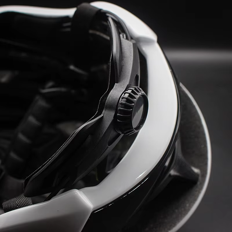 Casque de vélo aérodynamique pour hommes