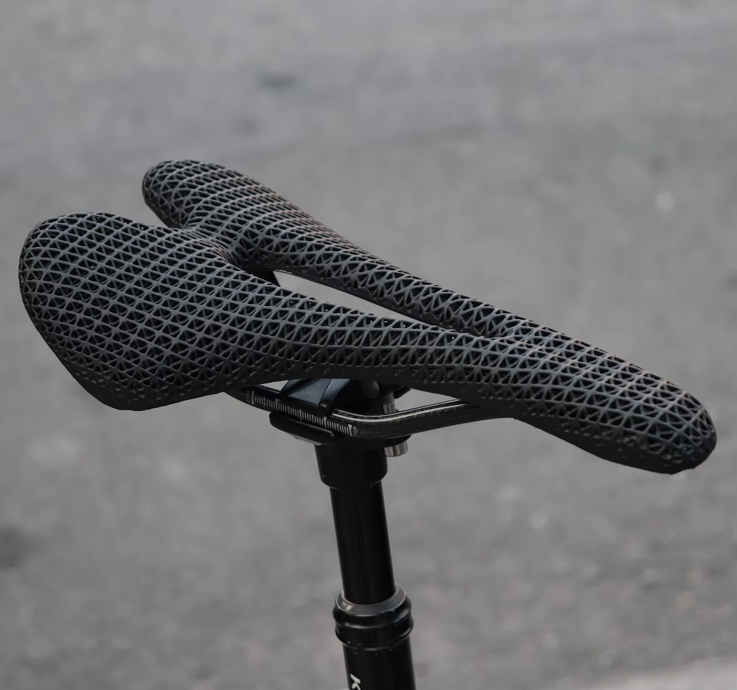 KOCEVLO 3D imprimé selle de vélo en Fiber de carbone creux confortable respirant 275*143mm style classique selles