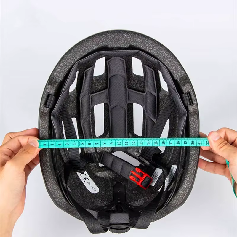 Casque de vélo moulé intégralement pour homme et femme
